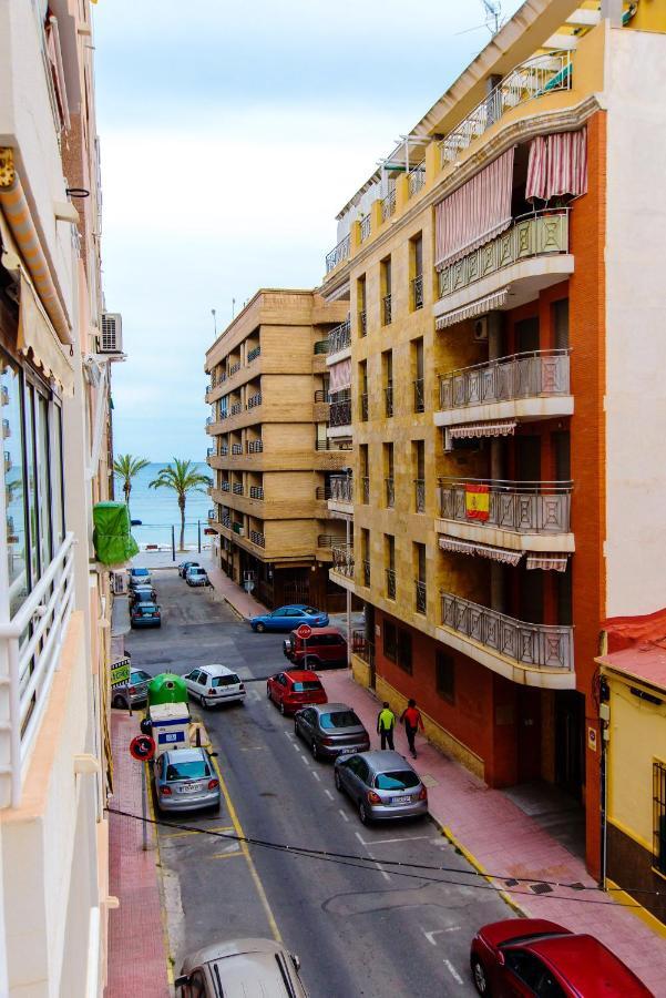 Holiday Suite Playa Del Cura Торевьиа Экстерьер фото